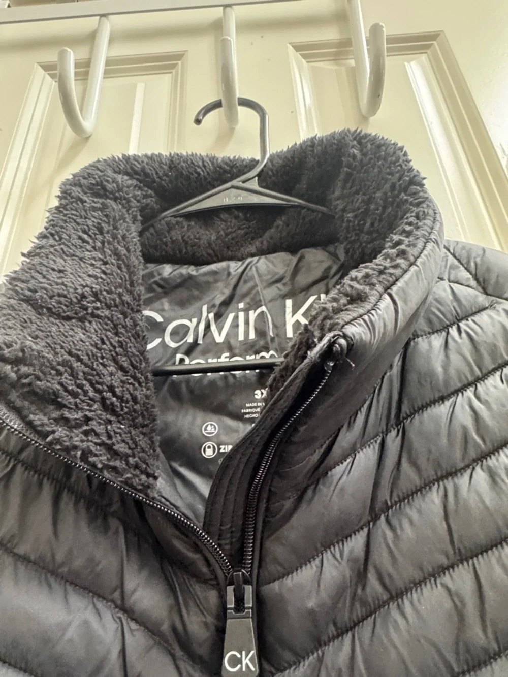 Calvin Klein Black Quilted Performance Vest - Picture 2 of 8
